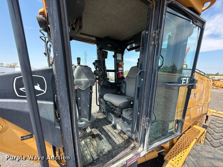 image for item FC4245 2013 John Deere 772GP motor grader