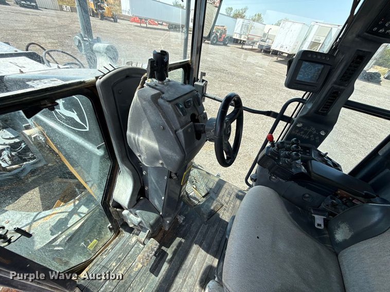 image for item FC4245 2013 John Deere 772GP motor grader