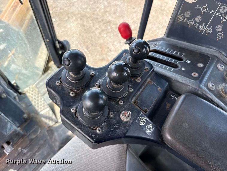 image for item FC4245 2013 John Deere 772GP motor grader