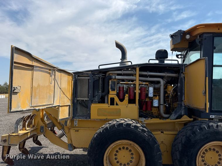 image for item FC4245 2013 John Deere 772GP motor grader