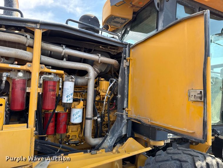 image for item FC4245 2013 John Deere 772GP motor grader