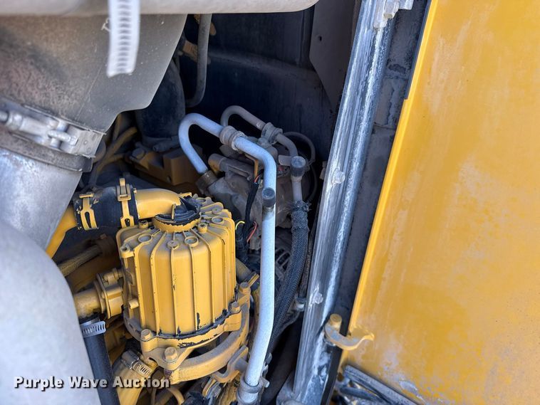 image for item FC4245 2013 John Deere 772GP motor grader