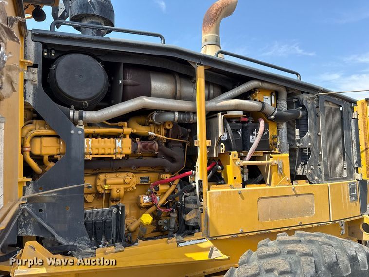 image for item FC4245 2013 John Deere 772GP motor grader