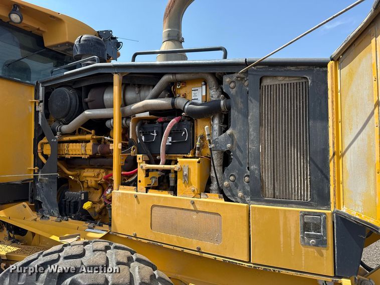 image for item FC4245 2013 John Deere 772GP motor grader