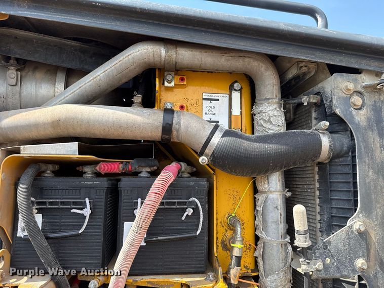 image for item FC4245 2013 John Deere 772GP motor grader