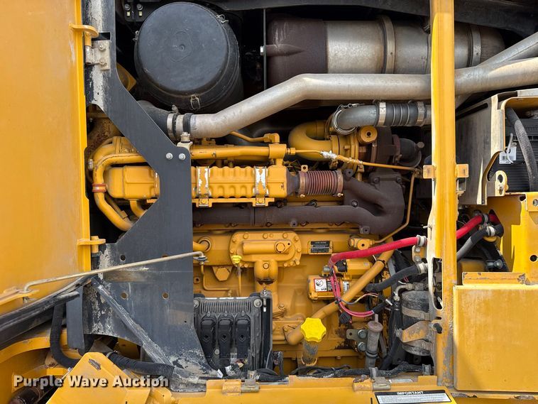 image for item FC4245 2013 John Deere 772GP motor grader