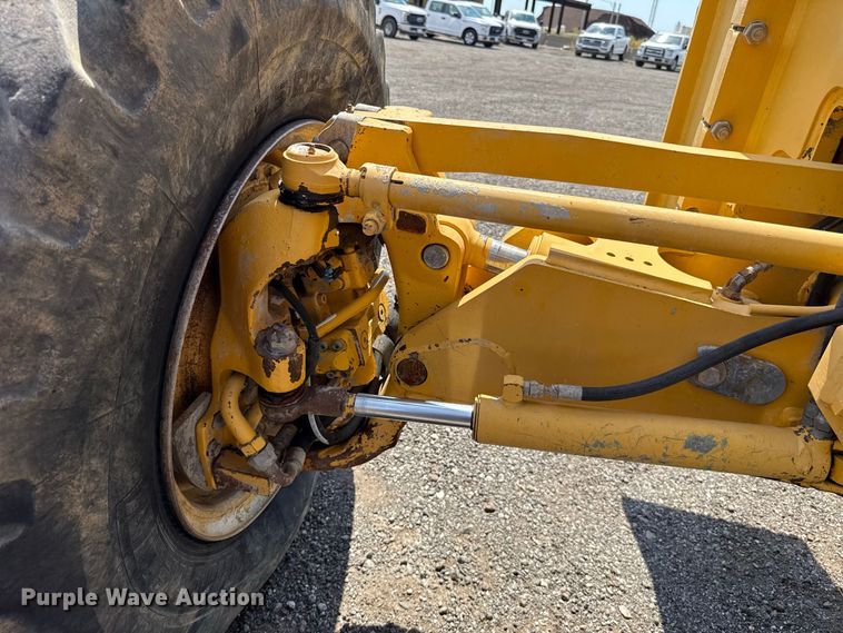 image for item FC4245 2013 John Deere 772GP motor grader