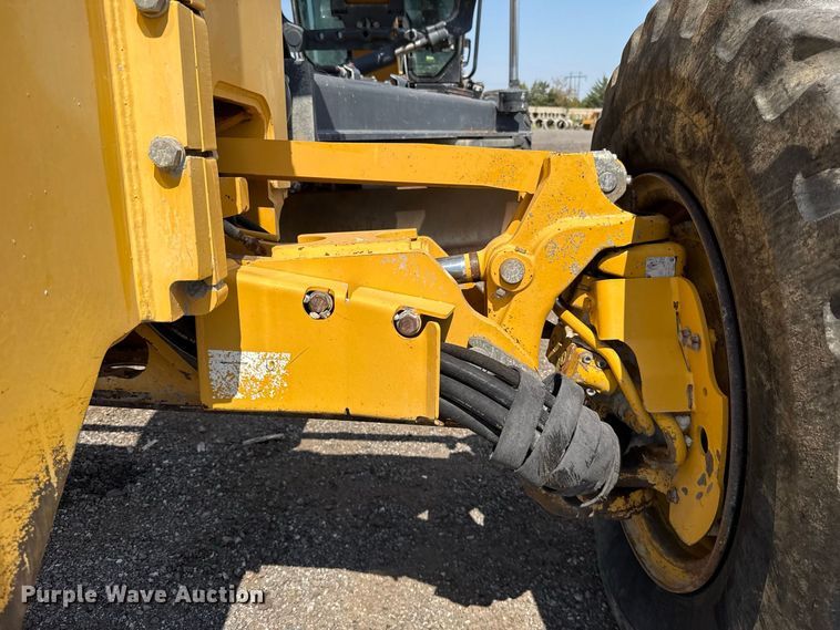 image for item FC4245 2013 John Deere 772GP motor grader