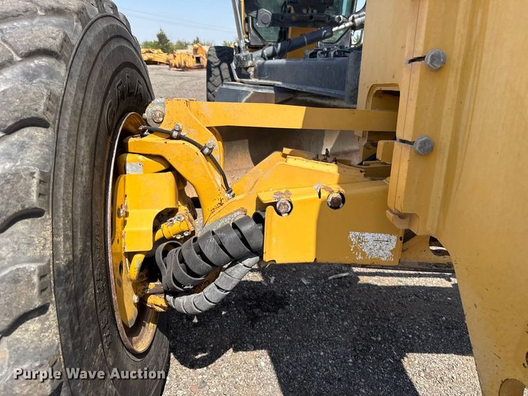image for item FC4245 2013 John Deere 772GP motor grader