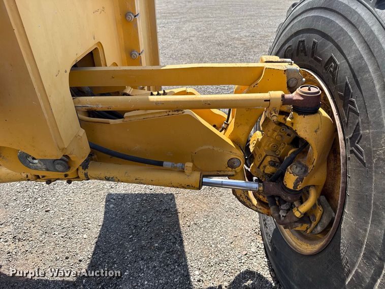 image for item FC4245 2013 John Deere 772GP motor grader