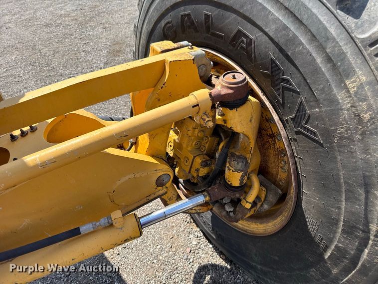 image for item FC4245 2013 John Deere 772GP motor grader