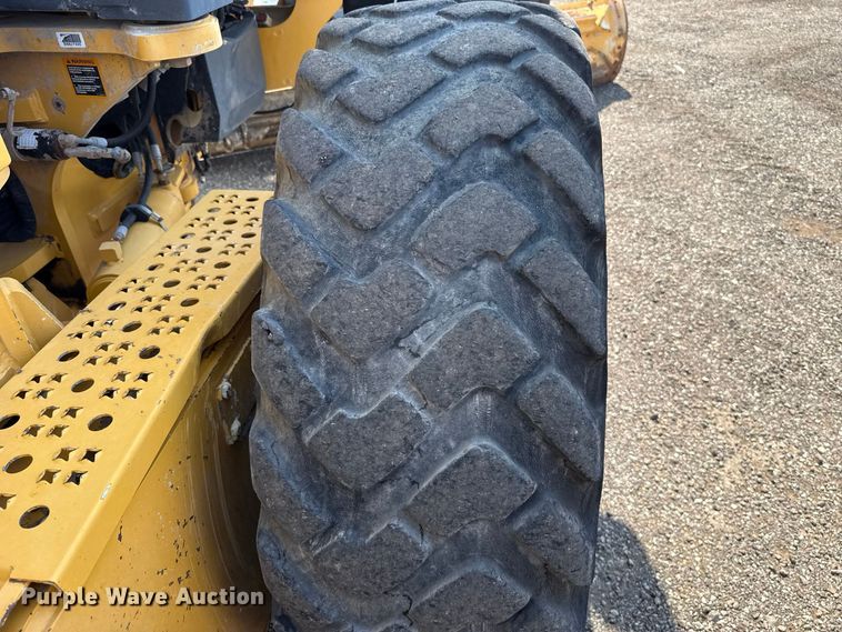 image for item FC4245 2013 John Deere 772GP motor grader