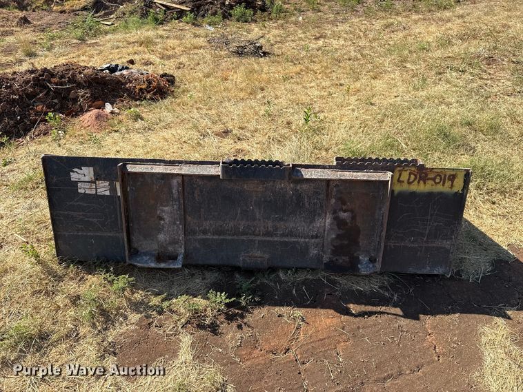 image for item FC4264 2007 Bobcat S300 skid steer loader