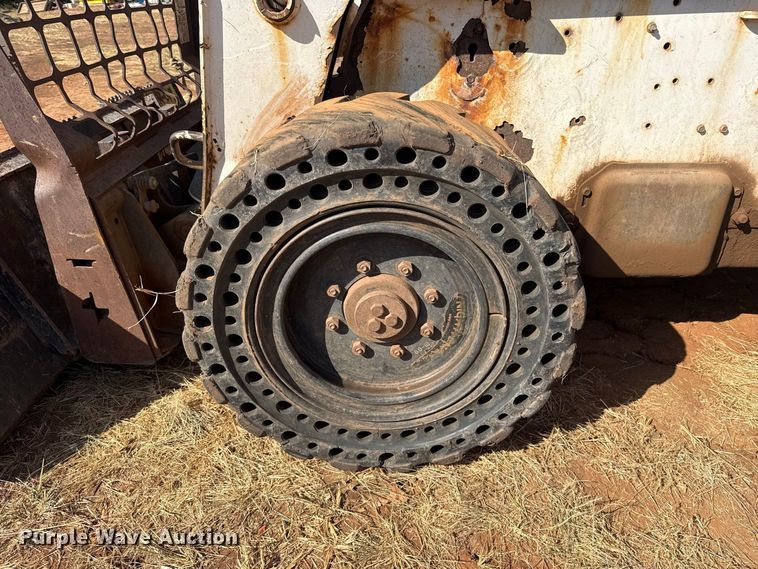 image for item FC4264 2007 Bobcat S300 skid steer loader