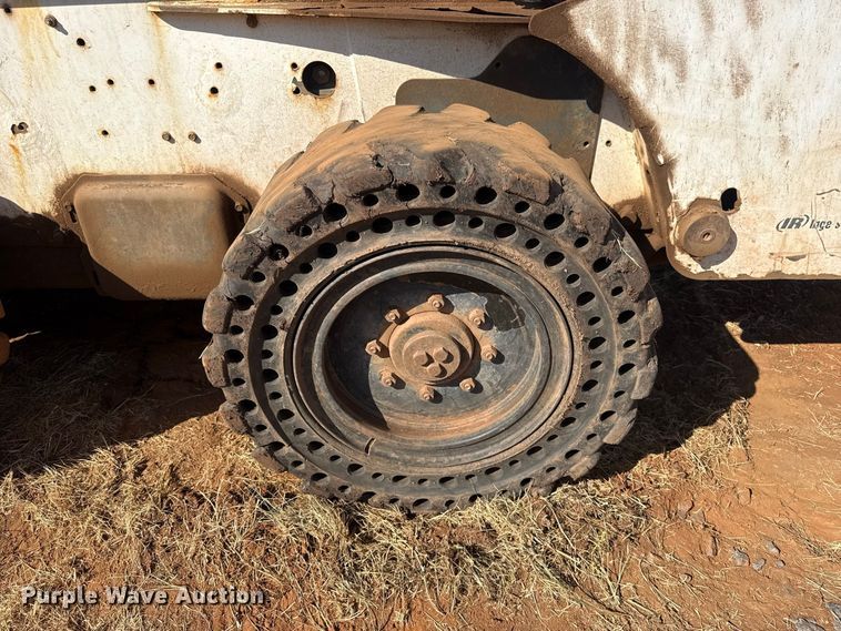 image for item FC4264 2007 Bobcat S300 skid steer loader
