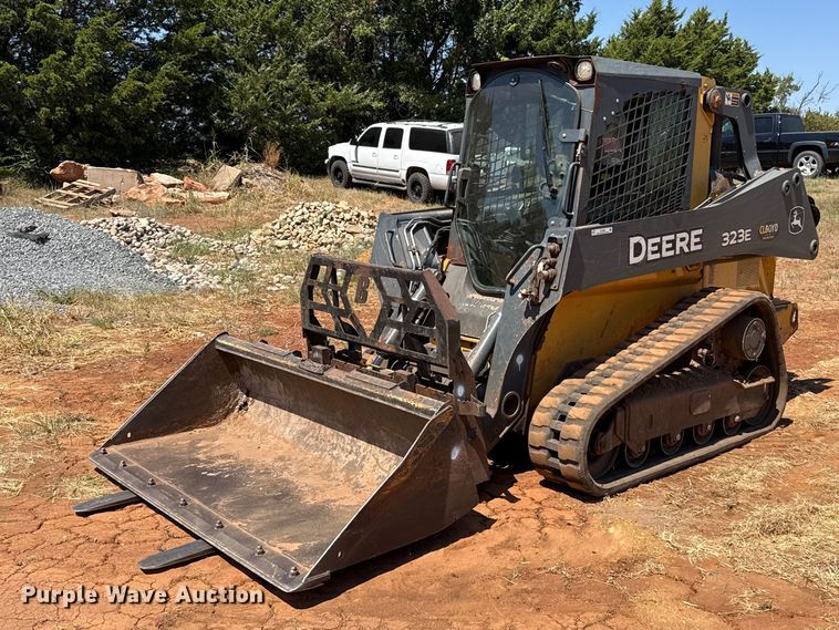 2018 John Deere 323E tracked skid steer loader