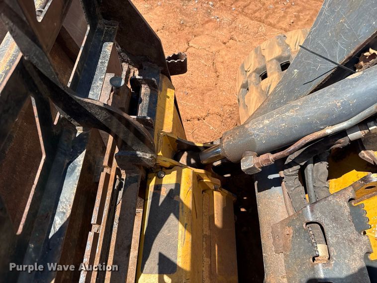 image for item FC4265 2018 John Deere 323E tracked skid steer loader