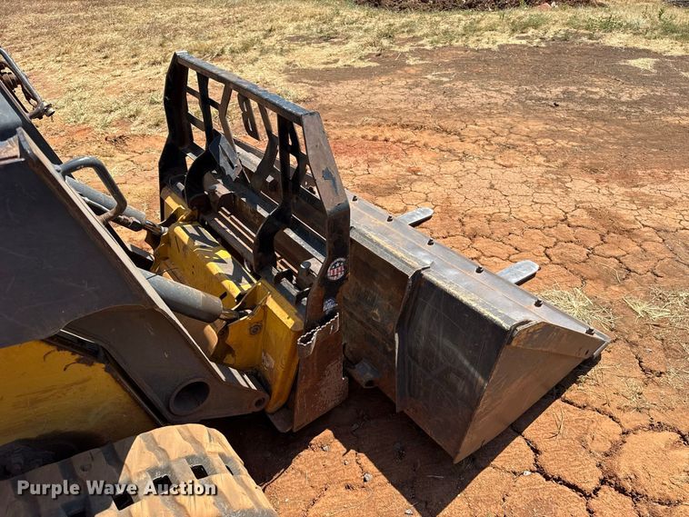 image for item FC4265 2018 John Deere 323E tracked skid steer loader