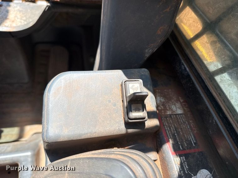 image for item FC4265 2018 John Deere 323E tracked skid steer loader