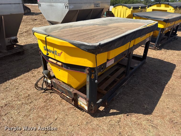 SnowEx SP-8500 spreader