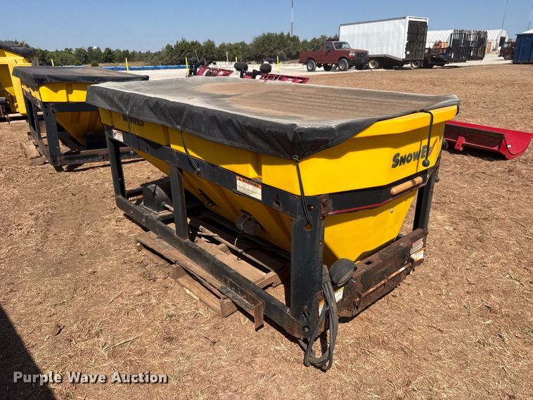 image for item FC4272 SnowEx SP-8500 spreader