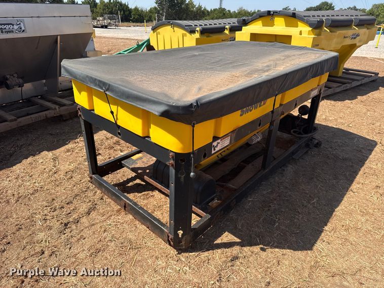SnowEx SP-8500 spreader