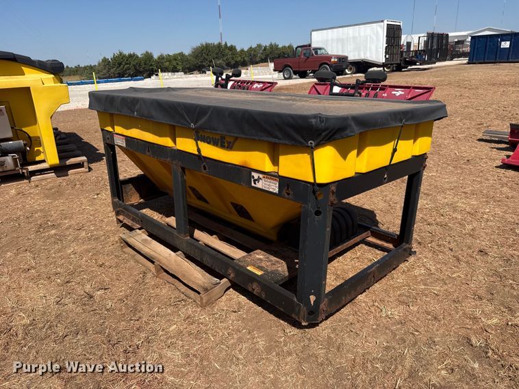 image for item FC4273 SnowEx SP-8500 spreader
