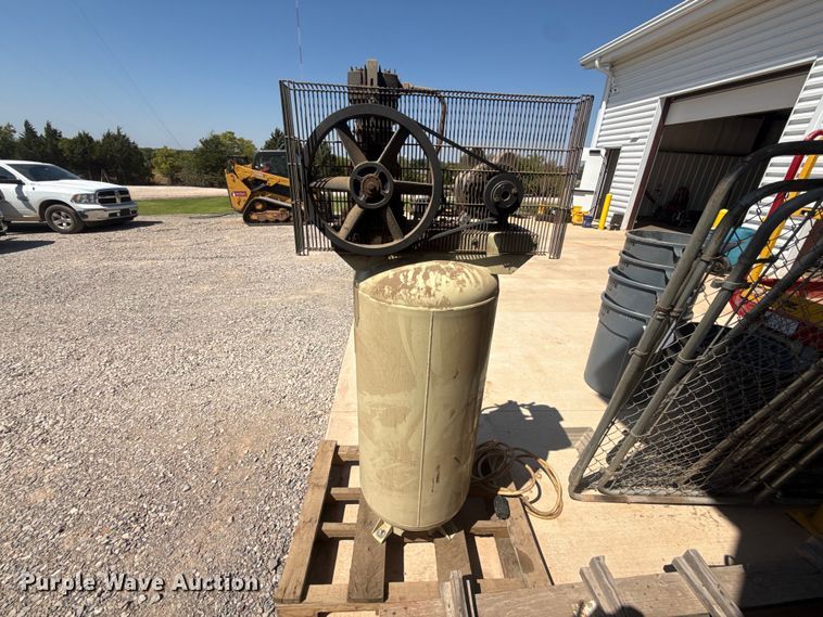 image for item FC4276 Ingersoll Rand SS5L5 air compressor