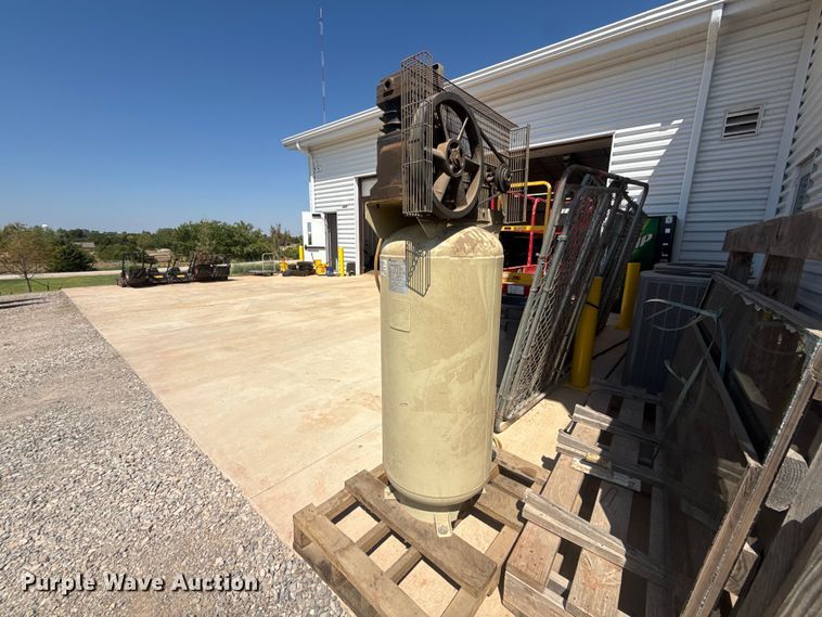 image for item FC4276 Ingersoll Rand SS5L5 air compressor