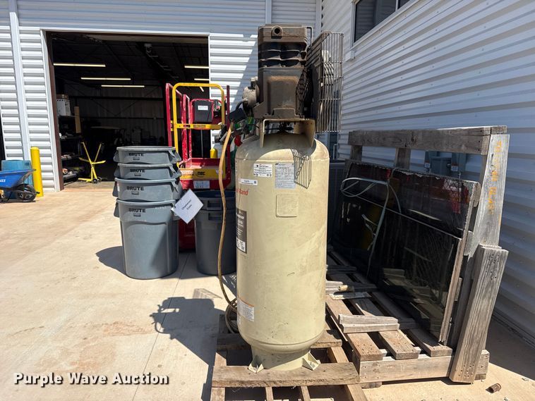image for item FC4276 Ingersoll Rand SS5L5 air compressor