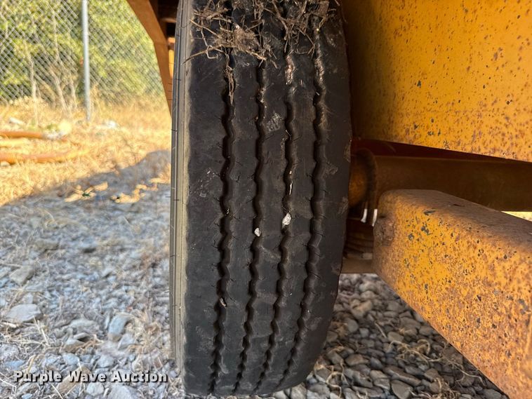 image for item FC4288 1996 Belshe FB18 equipment trailer