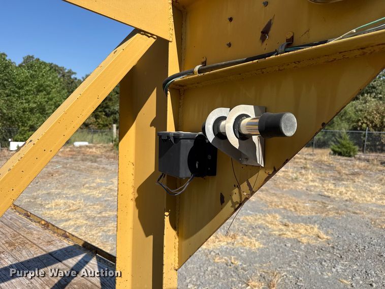 image for item FC4293 2010 Belshe FB9T equipment trailer