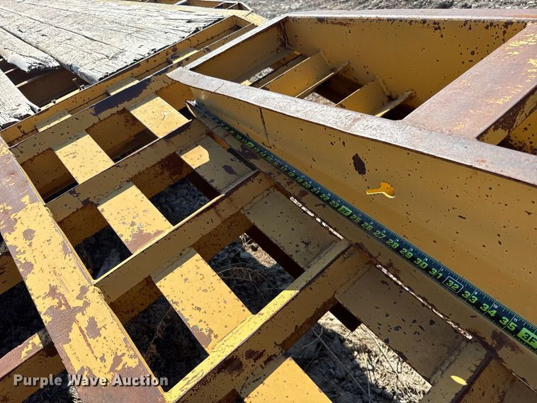 image for item FC4293 2010 Belshe FB9T equipment trailer