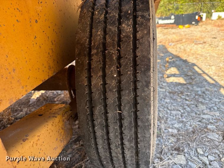 image for item FC4293 2010 Belshe FB9T equipment trailer