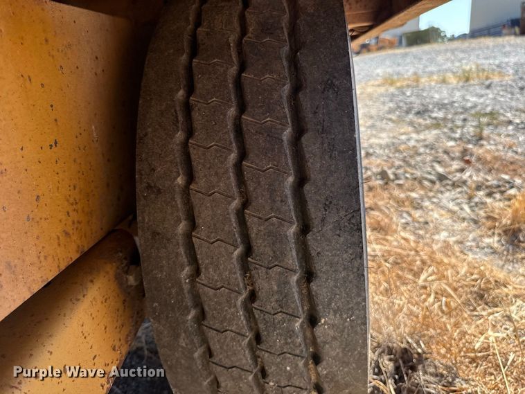 image for item FC4293 2010 Belshe FB9T equipment trailer