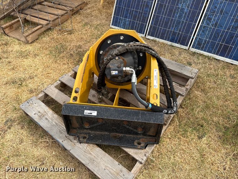 image for item FC4308 Fecon SHX12VCL-10-18-HO compact utility loader stump grinder