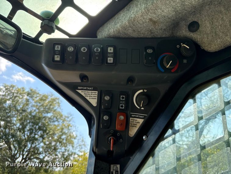 image for item FC4326 2012 John Deere 329D tracked skid steer loader