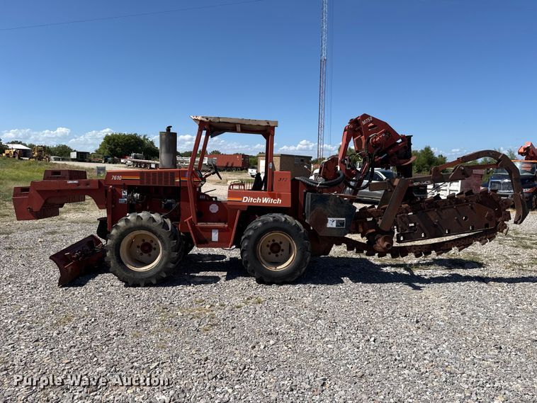 image for item FC4339 1999 Ditch Witch 7610DD trencher