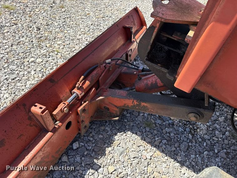 image for item FC4339 1999 Ditch Witch 7610DD trencher