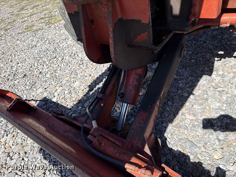 image for item FC4339 1999 Ditch Witch 7610DD trencher
