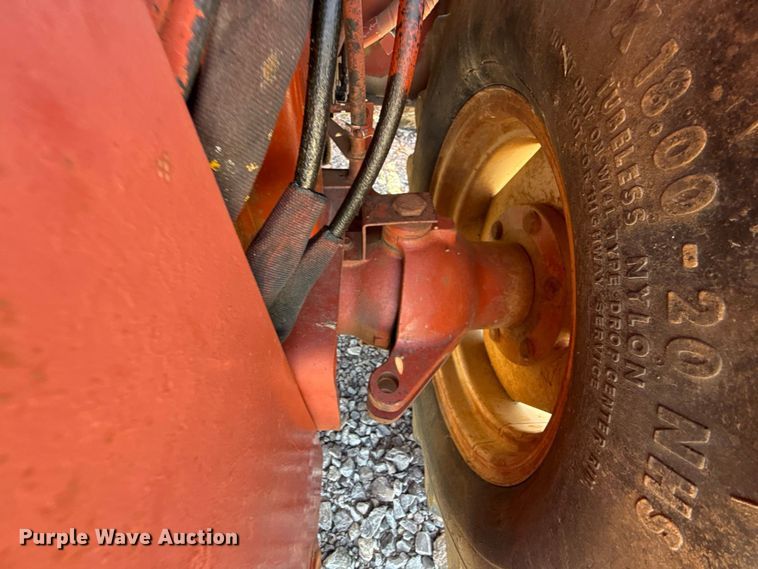 image for item FC4339 1999 Ditch Witch 7610DD trencher