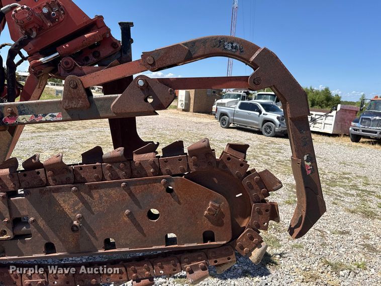 image for item FC4339 1999 Ditch Witch 7610DD trencher