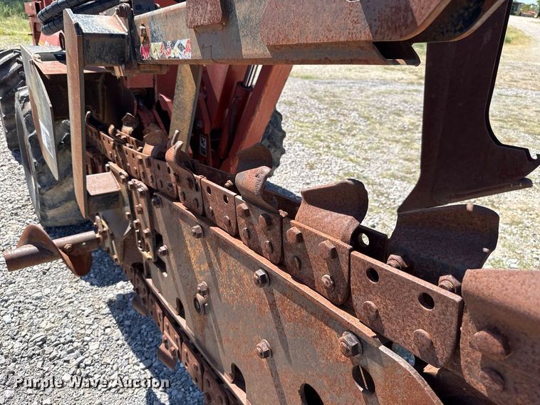 image for item FC4339 1999 Ditch Witch 7610DD trencher