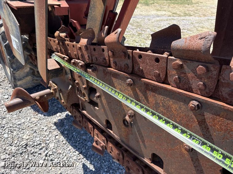 image for item FC4339 1999 Ditch Witch 7610DD trencher