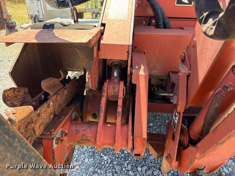 image for item FC4339 1999 Ditch Witch 7610DD trencher
