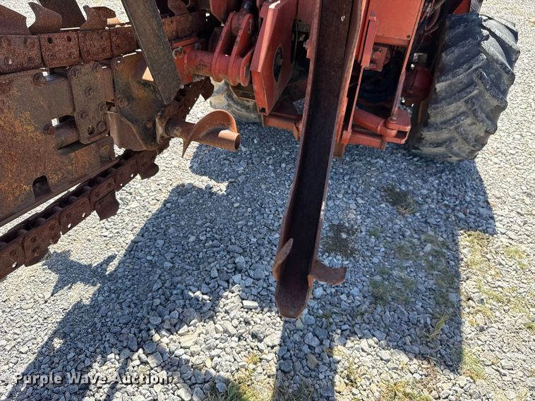 image for item FC4339 1999 Ditch Witch 7610DD trencher