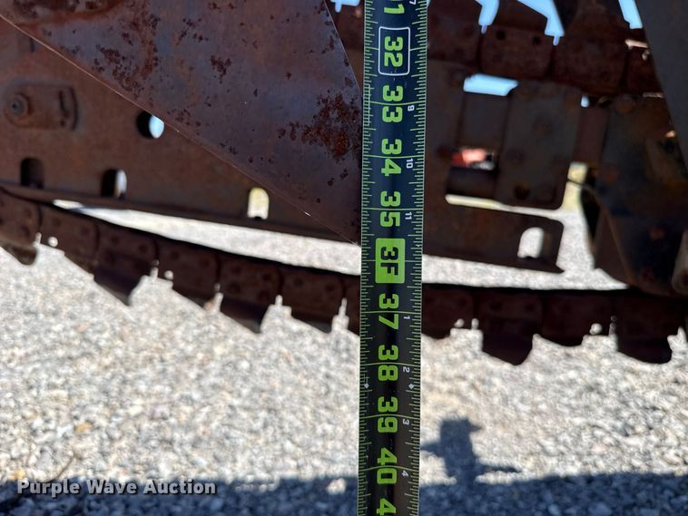 image for item FC4339 1999 Ditch Witch 7610DD trencher