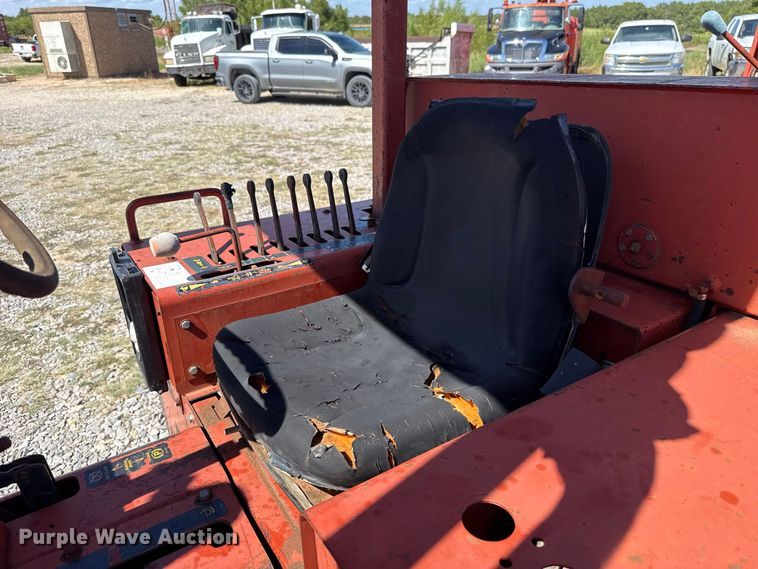 image for item FC4339 1999 Ditch Witch 7610DD trencher