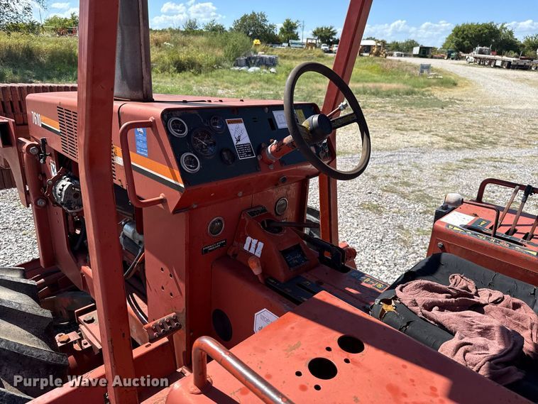 image for item FC4339 1999 Ditch Witch 7610DD trencher