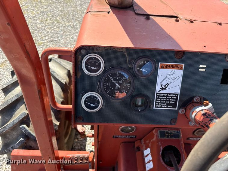 image for item FC4339 1999 Ditch Witch 7610DD trencher